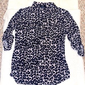 Isabella Rodriguez Leopard Print Button-Up Blouse sz Small